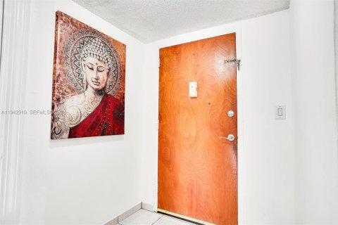 Copropriété à louer à Miami, Floride: 2 chambres, 94.3 m2 № 1999278 - photo 18