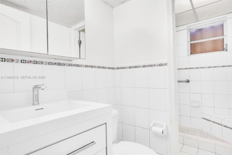 Copropriété à louer à Miami, Floride: 2 chambres, 94.3 m2 № 1999278 - photo 15