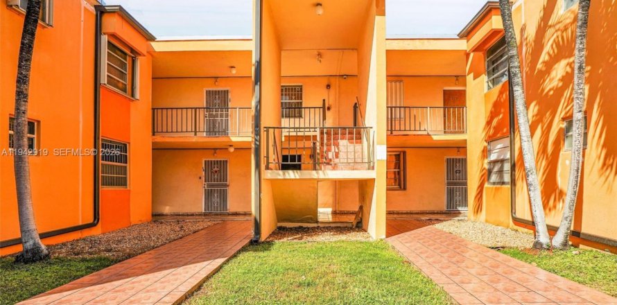 Condo à Miami, Floride, 2 chambres  № 1999278