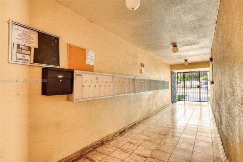 Copropriété à louer à Miami, Floride: 2 chambres, 94.3 m2 № 1999278 - photo 20