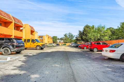 Copropriété à louer à Miami, Floride: 2 chambres, 94.3 m2 № 1999278 - photo 22