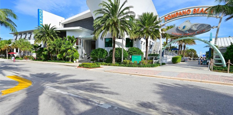 Condo à Lauderdale-by-the-Sea, Floride, 1 chambre  № 1116600