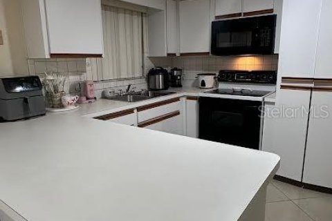 House in Holiday, Florida 2 bedrooms, 101.08 sq.m. № 1915877 - photo 10