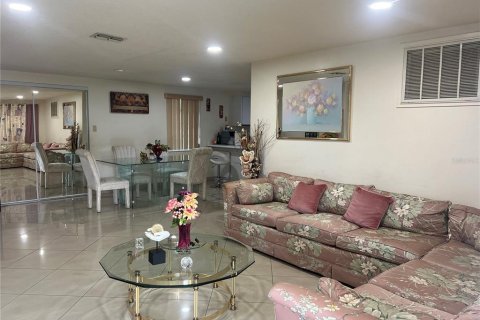 House in Holiday, Florida 2 bedrooms, 101.08 sq.m. № 1915877 - photo 7