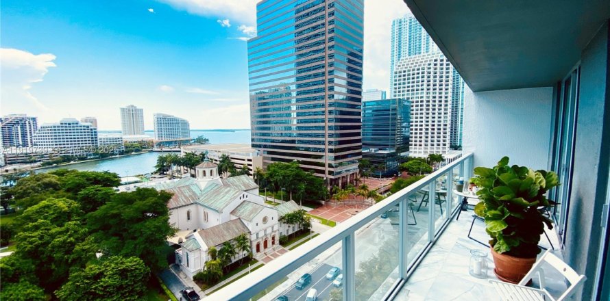 Кондоминиум с 1 спальней в Майами, Флорида № 1988056