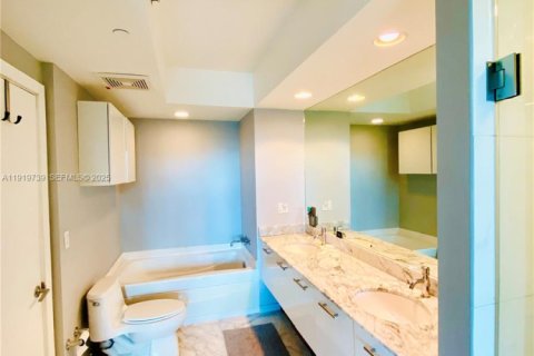 Снять в аренду кондоминиум в Майами, Флорида 1 спальня, 74.88м2, № 1988056 - фото 10