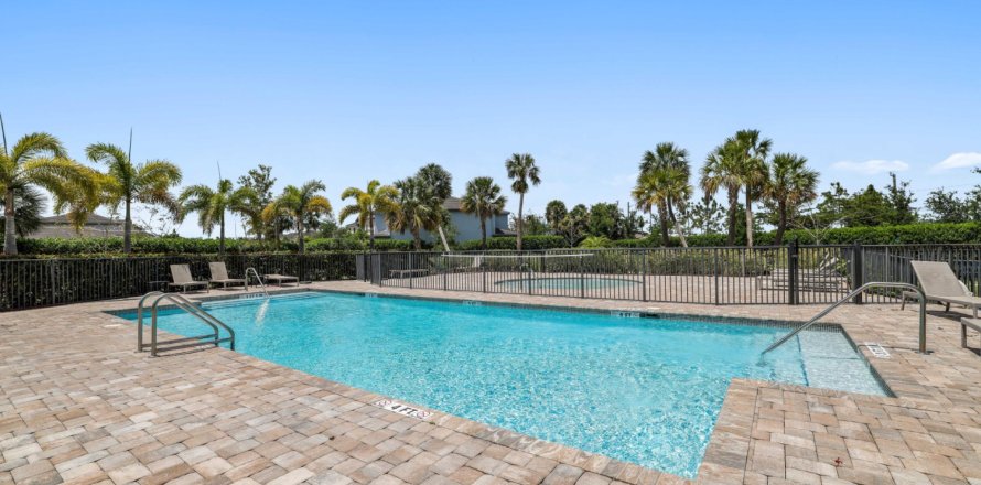 House in Lake Worth, Florida 3 bedrooms, 154.4 sq.m. № 1171409
