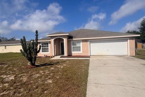 House in Poinciana, Florida 4 bedrooms, 165.83 sq.m. № 2222136