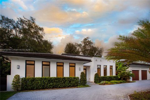 Villa ou maison à vendre à Coral Gables, Floride: 4 chambres, 315.4 m2 № 1956979 - photo 1