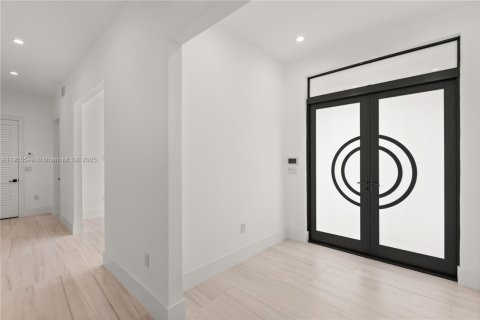 Villa ou maison à vendre à Coral Gables, Floride: 4 chambres, 315.4 m2 № 1956979 - photo 8