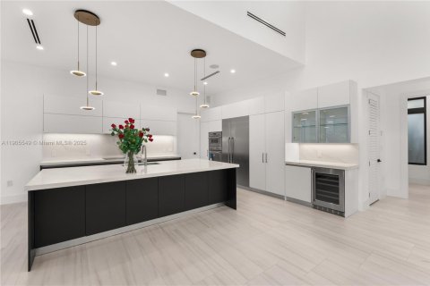 Villa ou maison à vendre à Coral Gables, Floride: 4 chambres, 315.4 m2 № 1956979 - photo 13