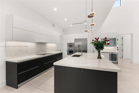 Villa ou maison à vendre à Coral Gables, Floride: 4 chambres, 315.4 m2 № 1956979 - photo 14