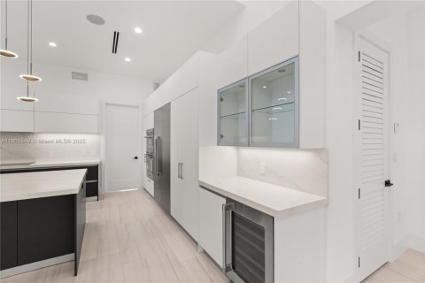 Villa ou maison à vendre à Coral Gables, Floride: 4 chambres, 315.4 m2 № 1956979 - photo 15