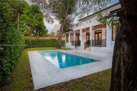 Villa ou maison à vendre à Coral Gables, Floride: 4 chambres, 315.4 m2 № 1956979 - photo 2
