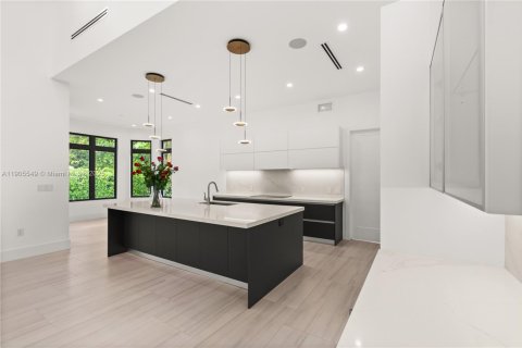 Villa ou maison à vendre à Coral Gables, Floride: 4 chambres, 315.4 m2 № 1956979 - photo 12