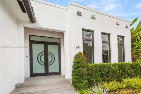 Villa ou maison à vendre à Coral Gables, Floride: 4 chambres, 315.4 m2 № 1956979 - photo 5