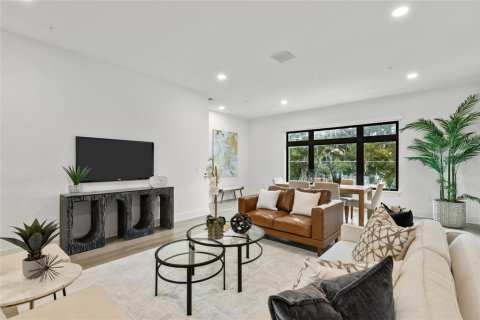 Adosado en alquiler en Orlando, Florida, 3 dormitorios, 259.2 m2 № 1906200 - foto 3