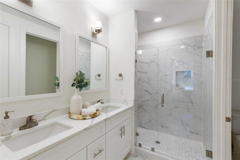 Adosado en alquiler en Orlando, Florida, 3 dormitorios, 259.2 m2 № 1906200 - foto 16