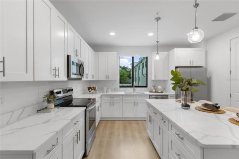 Adosado en alquiler en Orlando, Florida, 3 dormitorios, 259.2 m2 № 1906200 - foto 7