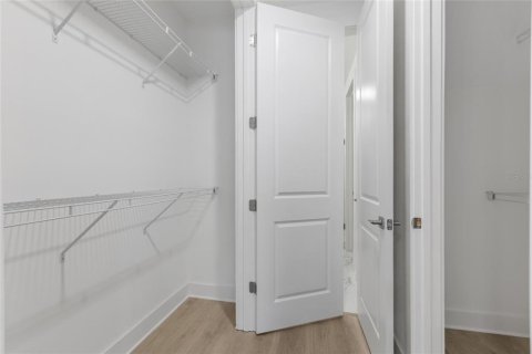 Adosado en alquiler en Orlando, Florida, 3 dormitorios, 259.2 m2 № 1906200 - foto 18
