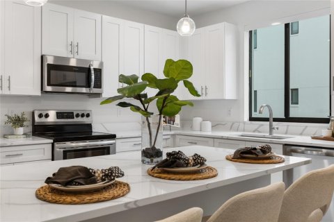 Adosado en alquiler en Orlando, Florida, 3 dormitorios, 259.2 m2 № 1906200 - foto 9