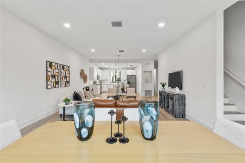Adosado en alquiler en Orlando, Florida, 3 dormitorios, 259.2 m2 № 1906200 - foto 10