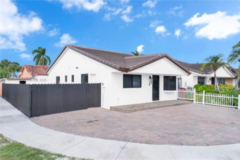 Купить виллу или дом в Хайалиа Гарденс, Флорида 3 спальни, 128.21м2, № 2043569 - фото 3