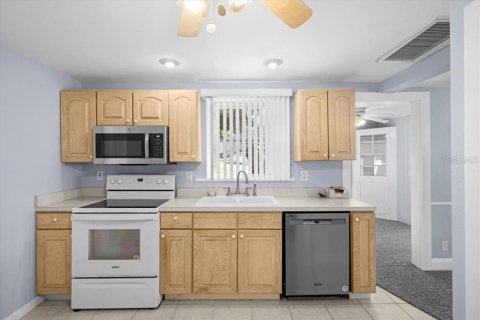 House in Bradenton, Florida 1 bedroom, 74.88 sq.m. № 1916758 - photo 12