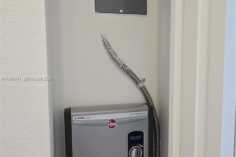 Casa en alquiler en Homestead, Florida, 3 dormitorios, 123.37 m2 № 2030352 - foto 23