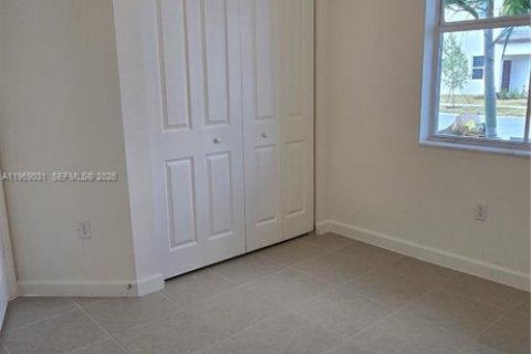 Casa en alquiler en Homestead, Florida, 3 dormitorios, 123.37 m2 № 2030352 - foto 7