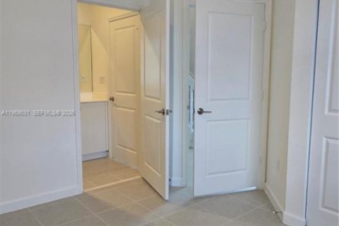 Casa en alquiler en Homestead, Florida, 3 dormitorios, 123.37 m2 № 2030352 - foto 9