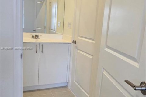 Casa en alquiler en Homestead, Florida, 3 dormitorios, 123.37 m2 № 2030352 - foto 10