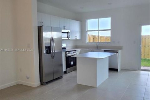 Casa en alquiler en Homestead, Florida, 3 dormitorios, 123.37 m2 № 2030352 - foto 14