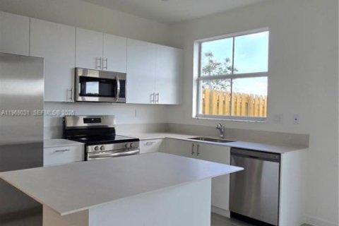 Casa en alquiler en Homestead, Florida, 3 dormitorios, 123.37 m2 № 2030352 - foto 13