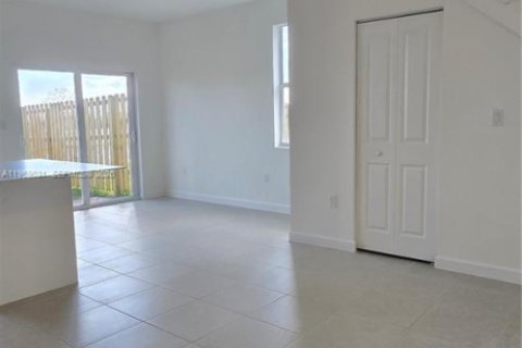 Casa en alquiler en Homestead, Florida, 3 dormitorios, 123.37 m2 № 2030352 - foto 16