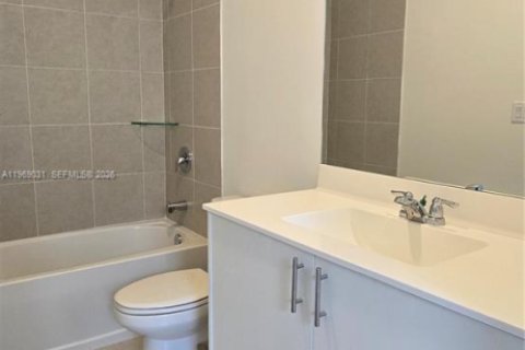 Casa en alquiler en Homestead, Florida, 3 dormitorios, 123.37 m2 № 2030352 - foto 11