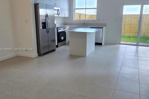 Casa en alquiler en Homestead, Florida, 3 dormitorios, 123.37 m2 № 2030352 - foto 12