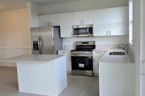 Casa en alquiler en Homestead, Florida, 3 dormitorios, 123.37 m2 № 2030352 - foto 15