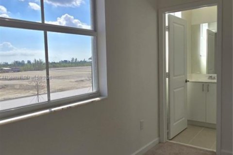 Casa en alquiler en Homestead, Florida, 3 dormitorios, 123.37 m2 № 2030352 - foto 26