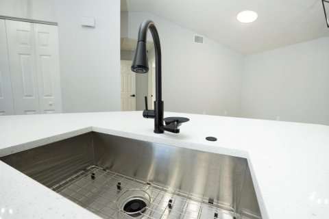 Villa ou maison à vendre à Port St. Lucie, Floride: 4 chambres, 162.21 m2 № 2308033 - photo 10