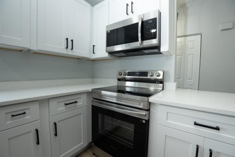 Villa ou maison à vendre à Port St. Lucie, Floride: 4 chambres, 162.21 m2 № 2308033 - photo 9