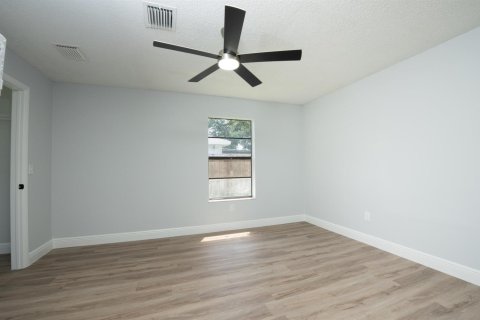 Villa ou maison à vendre à Port St. Lucie, Floride: 4 chambres, 162.21 m2 № 2308033 - photo 15