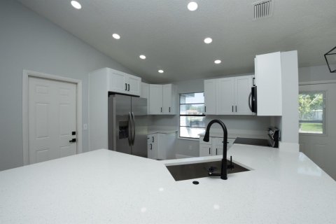 Villa ou maison à vendre à Port St. Lucie, Floride: 4 chambres, 162.21 m2 № 2308033 - photo 11