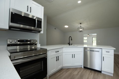 Villa ou maison à vendre à Port St. Lucie, Floride: 4 chambres, 162.21 m2 № 2308033 - photo 8