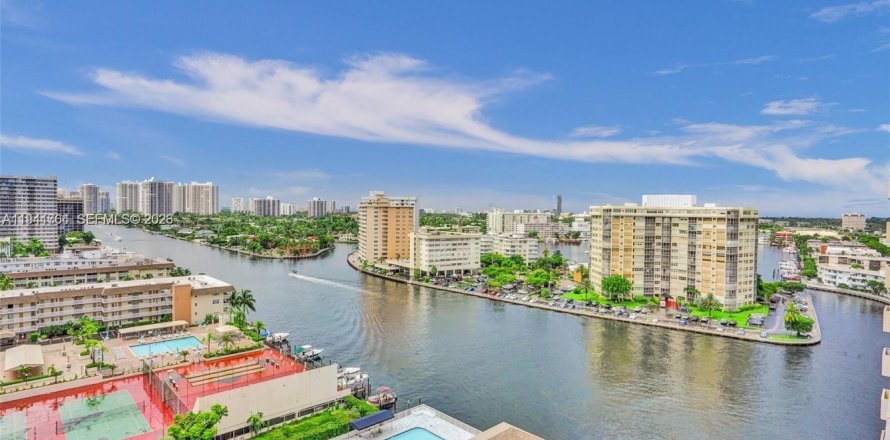 Condo à Hallandale Beach, Floride, 2 chambres  № 2002385