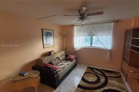 Copropriété à louer à Hallandale Beach, Floride: 2 chambres, 134.71 m2 № 2002385 - photo 9