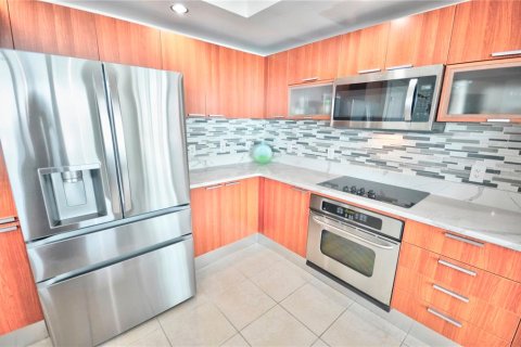 Купить кондоминиум в Холли Хилл, Флорида 6 комнат, 178.56м2, № 1352740 - фото 24
