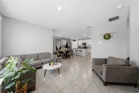 Купить виллу или дом в Сент-Клу, Флорида 8 комнат, 170.01м2, № 2224416 - фото 13