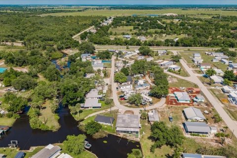 Commercial property in Punta Gorda, Florida 278.71 sq.m. № 2236459 - photo 2