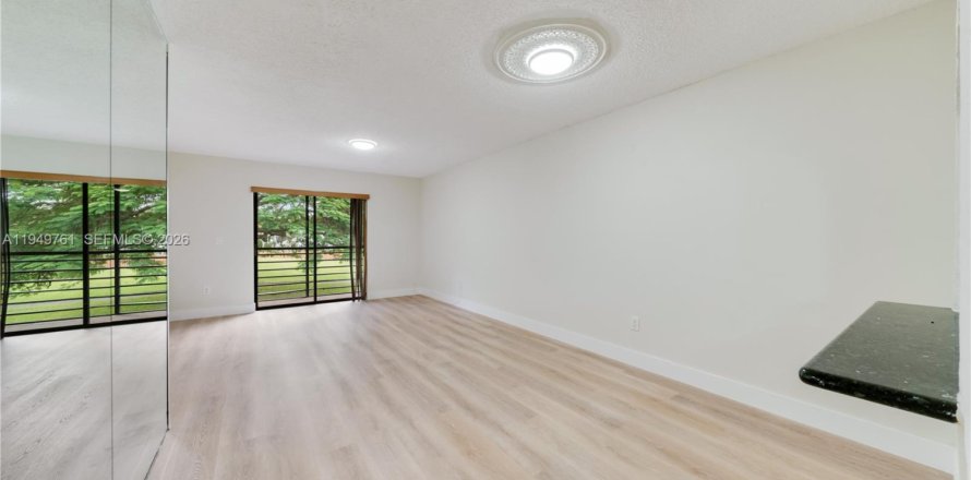 Кондоминиум с 2 спальнями в Майами, Флорида № 2005535